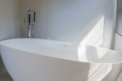 House on Jomtien Beach, Pattaya, Thailand 8 bedrooms № 158754 - photo 20