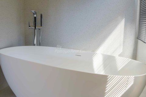 House on Jomtien Beach, Pattaya, Thailand 8 bedrooms № 158754 - photo 18