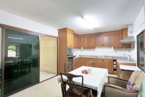 House in Chiang Mai, Thailand 5 bedrooms № 120402 - photo 6