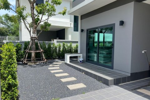 House in Phuket, Thailand 3 bedrooms № 136977 - photo 1