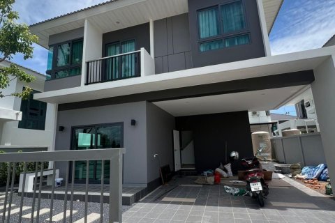 House in Phuket, Thailand 3 bedrooms № 136977 - photo 2