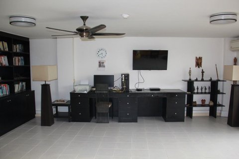 Кондоминиум с 2 спальнями в Бангкоке, Таиланд № 136973 - фото 2