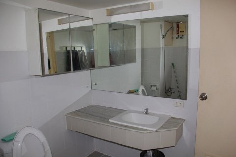 Кондоминиум с 2 спальнями в Бангкоке, Таиланд № 136973 - фото 14