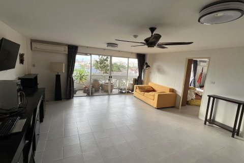 Condo in Bangkok, Thailand, 2 bedrooms  № 136973 - photo 25