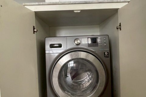 Condo in Bangkok, Thailand, 2 bedrooms № 136973 - photo 16