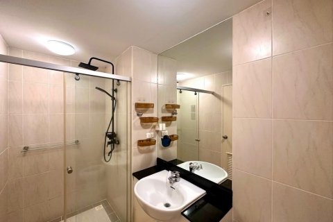 Condo à Watthana, Bangkok, Thaïlande, 2 chambres  № 136976 - photo 12