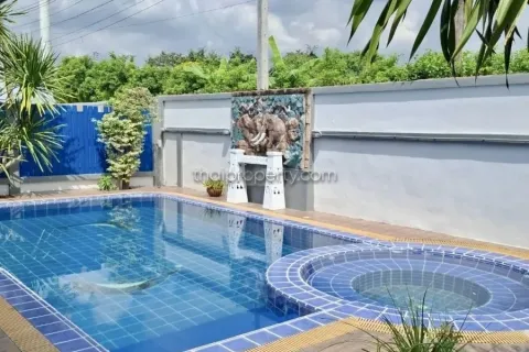 Casa de 3 dormitorios en Pattaya, Tailandia № 213326 - foto 3