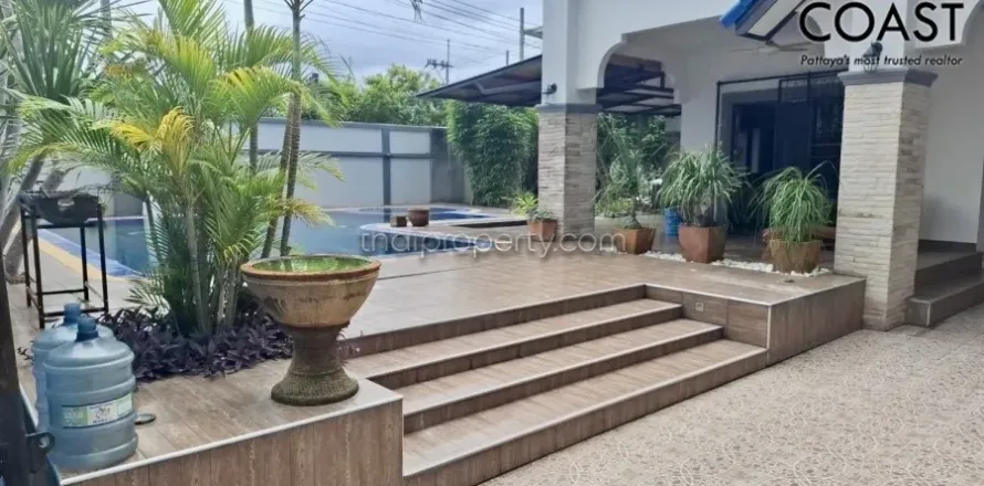 Casa de 3 dormitorios en Pattaya, Tailandia № 213326