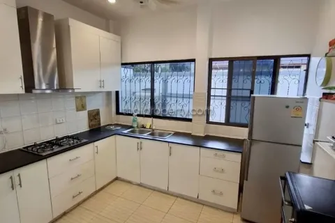 Casa de 3 dormitorios en Pattaya, Tailandia № 213326 - foto 11