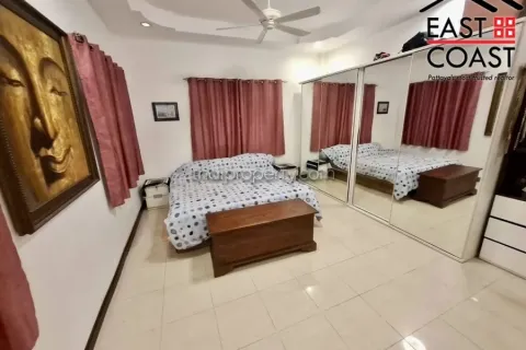Casa de 3 dormitorios en Pattaya, Tailandia № 213326 - foto 14