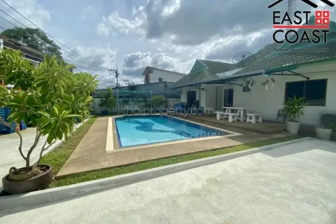 House in Pattaya, Thailand 3 bedrooms № 213327