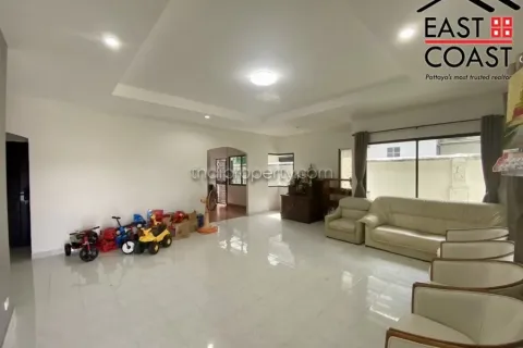 Casa de 3 dormitorios en Pattaya, Tailandia № 213327 - foto 3