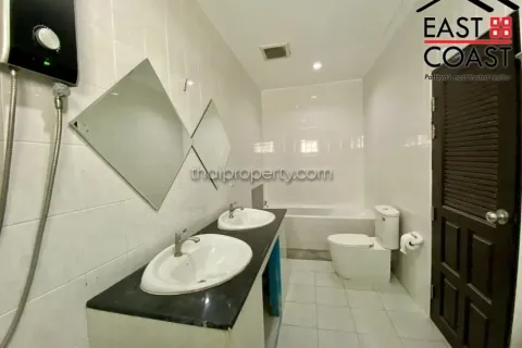 Casa de 3 dormitorios en Pattaya, Tailandia № 213327 - foto 9