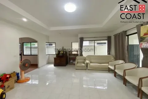 Casa de 3 dormitorios en Pattaya, Tailandia № 213327 - foto 4