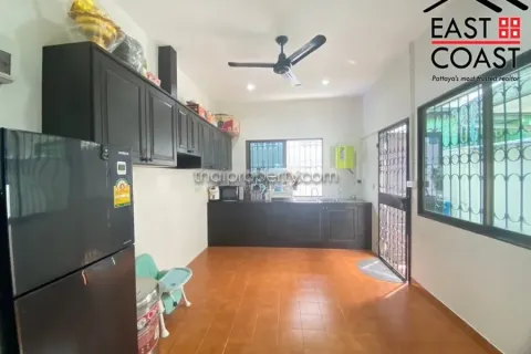 Casa de 3 dormitorios en Pattaya, Tailandia № 213327 - foto 12
