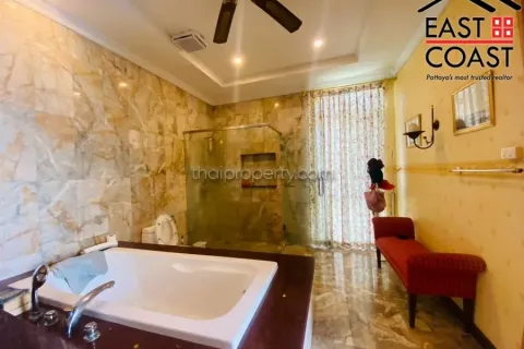 Casa de 5 dormitorios en Pattaya, Tailandia № 213331 - foto 15