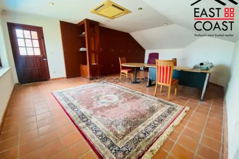 Casa de 5 dormitorios en Pattaya, Tailandia № 213331 - foto 14