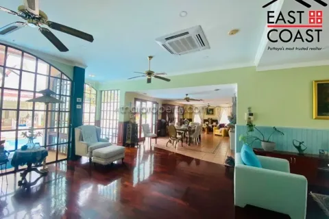 Casa de 5 dormitorios en Pattaya, Tailandia № 213331 - foto 19