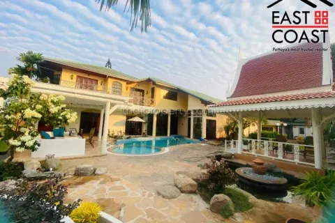 House in Pattaya, Thailand 5 bedrooms № 213331