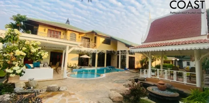 Casa de 5 dormitorios en Pattaya, Tailandia № 213331