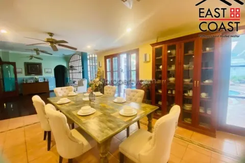 Casa de 5 dormitorios en Pattaya, Tailandia № 213331 - foto 9