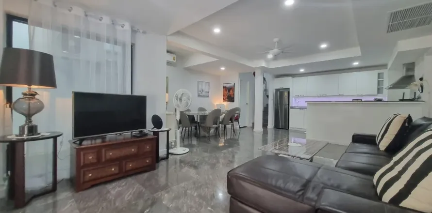 Villa in Kathu, Thailand 2 bedrooms № 173381