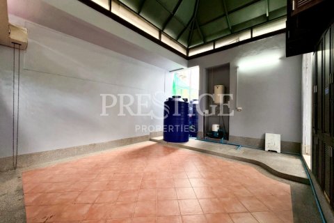 House in Pattaya, Thailand 4 bedrooms № 197476