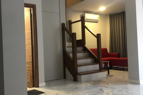 House in Watthana, Bangkok, Thailand 3 bedrooms № 162002 - photo 2