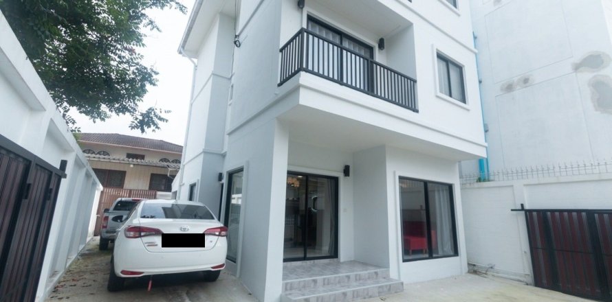 House in Watthana, Bangkok, Thailand 3 bedrooms № 162002