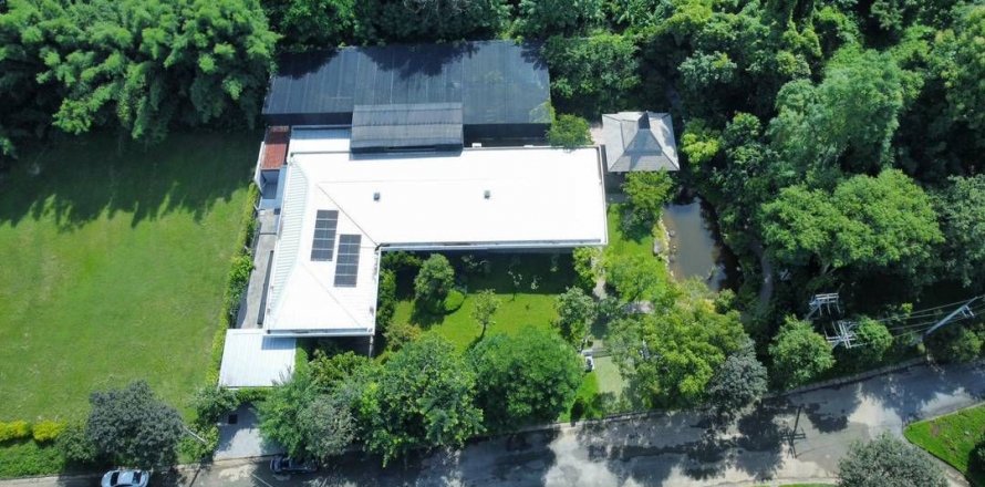 House in Mae Rim, Thailand 4 bedrooms № 141091