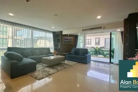 Condominio de 2 dormitorios en Pattaya, Tailandia № 210863 - foto 2