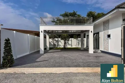 Casa de 3 dormitorios en Pattaya, Tailandia № 210862 - foto 4