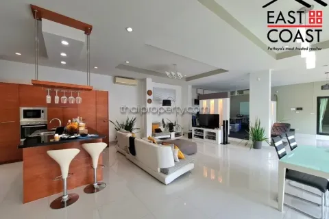 Casa de 3 dormitorios en Pattaya, Tailandia № 212175 - foto 6