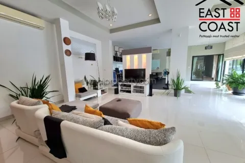 Casa de 3 dormitorios en Pattaya, Tailandia № 212175 - foto 4