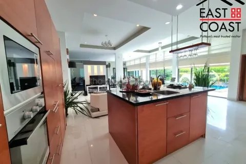 Casa de 3 dormitorios en Pattaya, Tailandia № 212175 - foto 9
