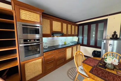 Condominio de 2 dormitorios en Jomtien Beach, Pattaya, Tailandia № 212174 - foto 4