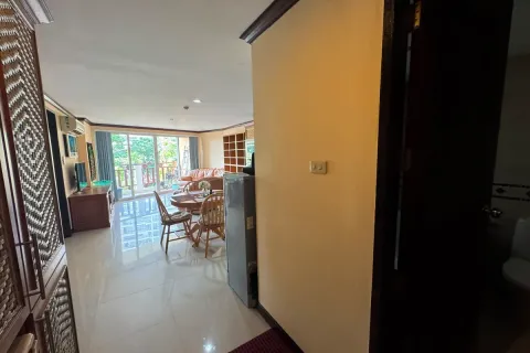 Condominio de 2 dormitorios en Jomtien Beach, Pattaya, Tailandia № 212174 - foto 2