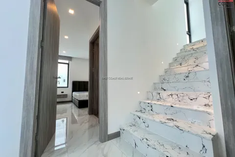 Casa de 3 dormitorios en Pattaya, Tailandia № 212173 - foto 17