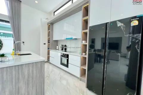 Casa de 3 dormitorios en Pattaya, Tailandia № 212173 - foto 8