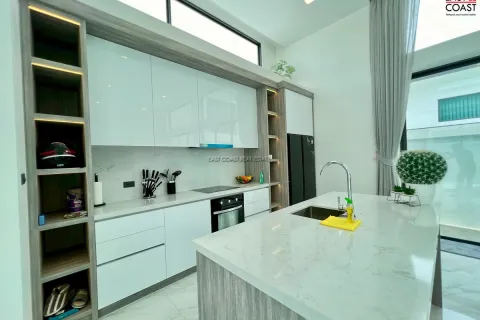 Casa de 3 dormitorios en Pattaya, Tailandia № 212173 - foto 10