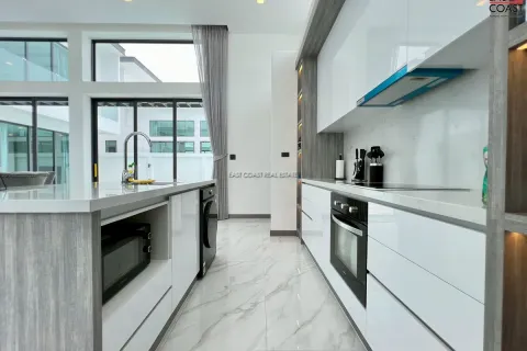 Casa de 3 dormitorios en Pattaya, Tailandia № 212173 - foto 7