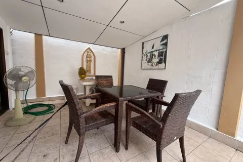 Casa de 2 dormitorios en Pattaya, Tailandia № 212176 - foto 14