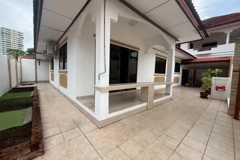 Casa de 2 dormitorios en Pattaya, Tailandia № 212176 - foto 18