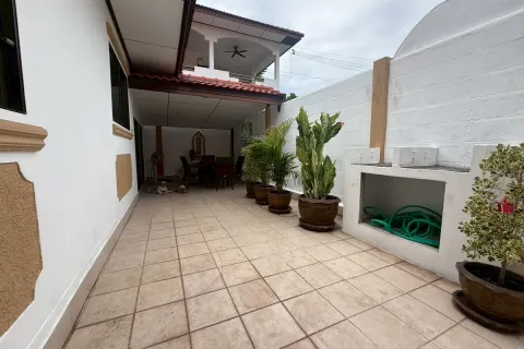 Casa de 2 dormitorios en Pattaya, Tailandia № 212176 - foto 15