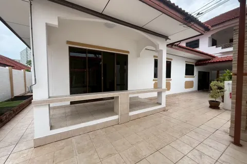 Casa de 2 dormitorios en Pattaya, Tailandia № 212176 - foto 8