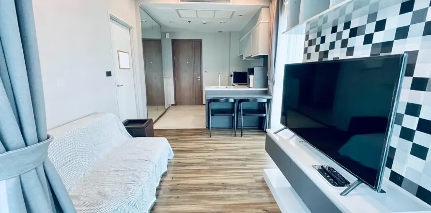 Studio in the Condo in Khlong Toei, Bangkok, Thailand  № 158490