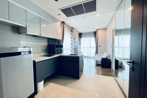 Studio in the Condo in Khlong Toei, Bangkok, Thailand  № 158490 - photo 2