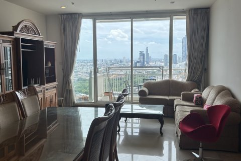 Condo in Sathon, Bangkok, Thailand, 2 bedrooms № 136373 - photo 2