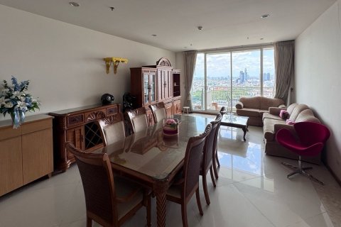 Condo in Sathon, Bangkok, Thailand, 2 bedrooms № 136373 - photo 3