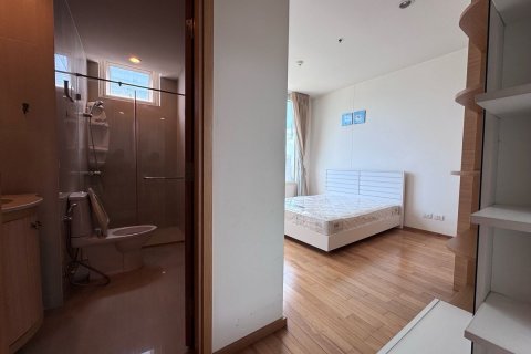 Condo in Sathon, Bangkok, Thailand, 2 bedrooms № 136373 - photo 26